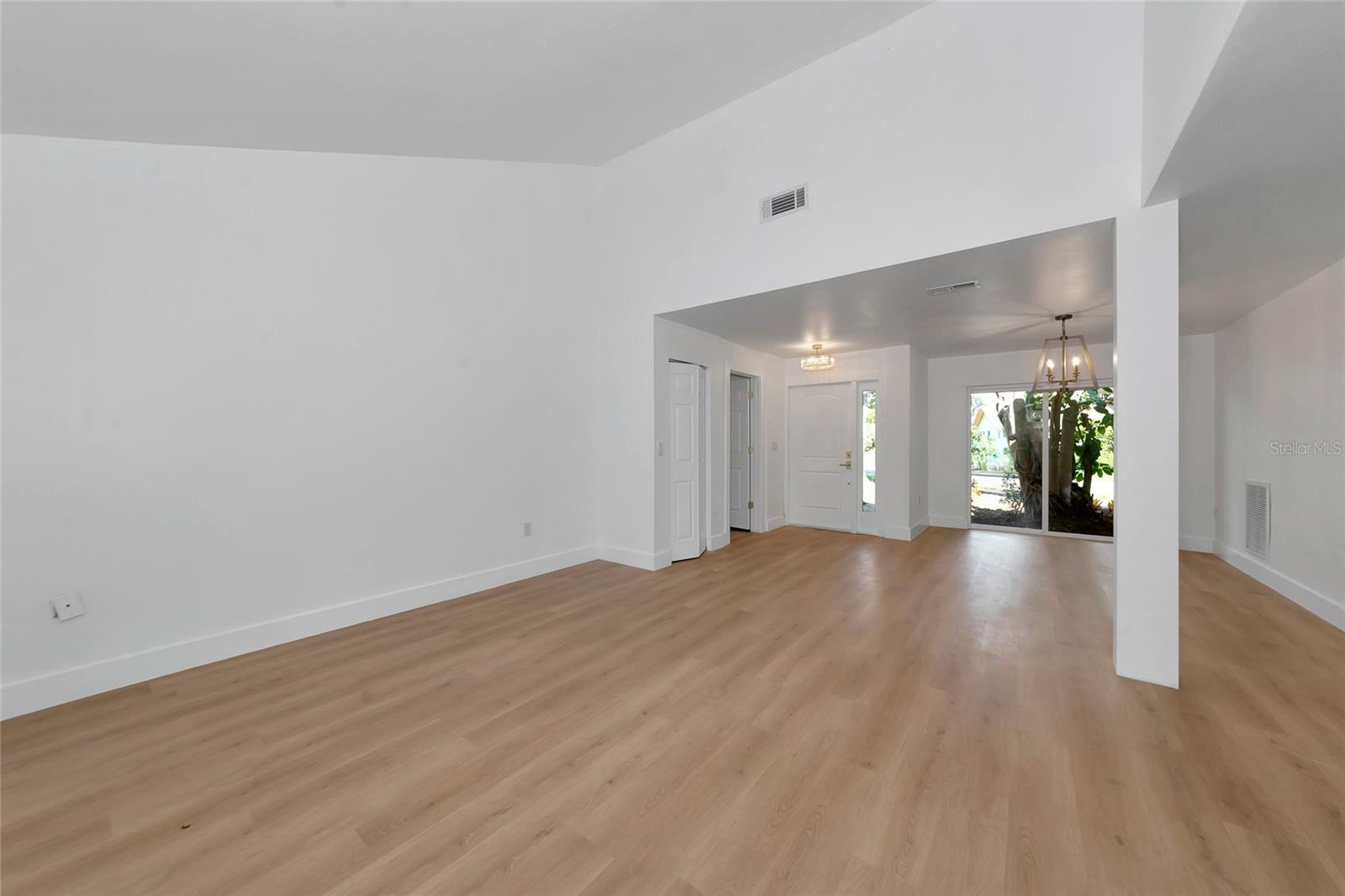 Image 19 of 42 For 1862 Orangewood Lane