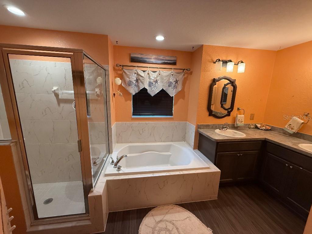 Image 17 of 23 For 225 Whispering Oaks Way