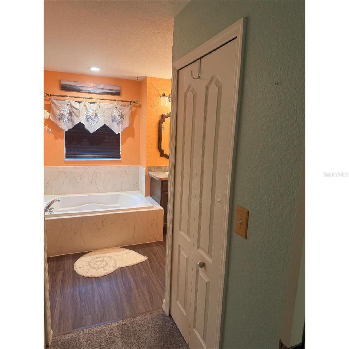 Image 18 of 23 For 225 Whispering Oaks Way