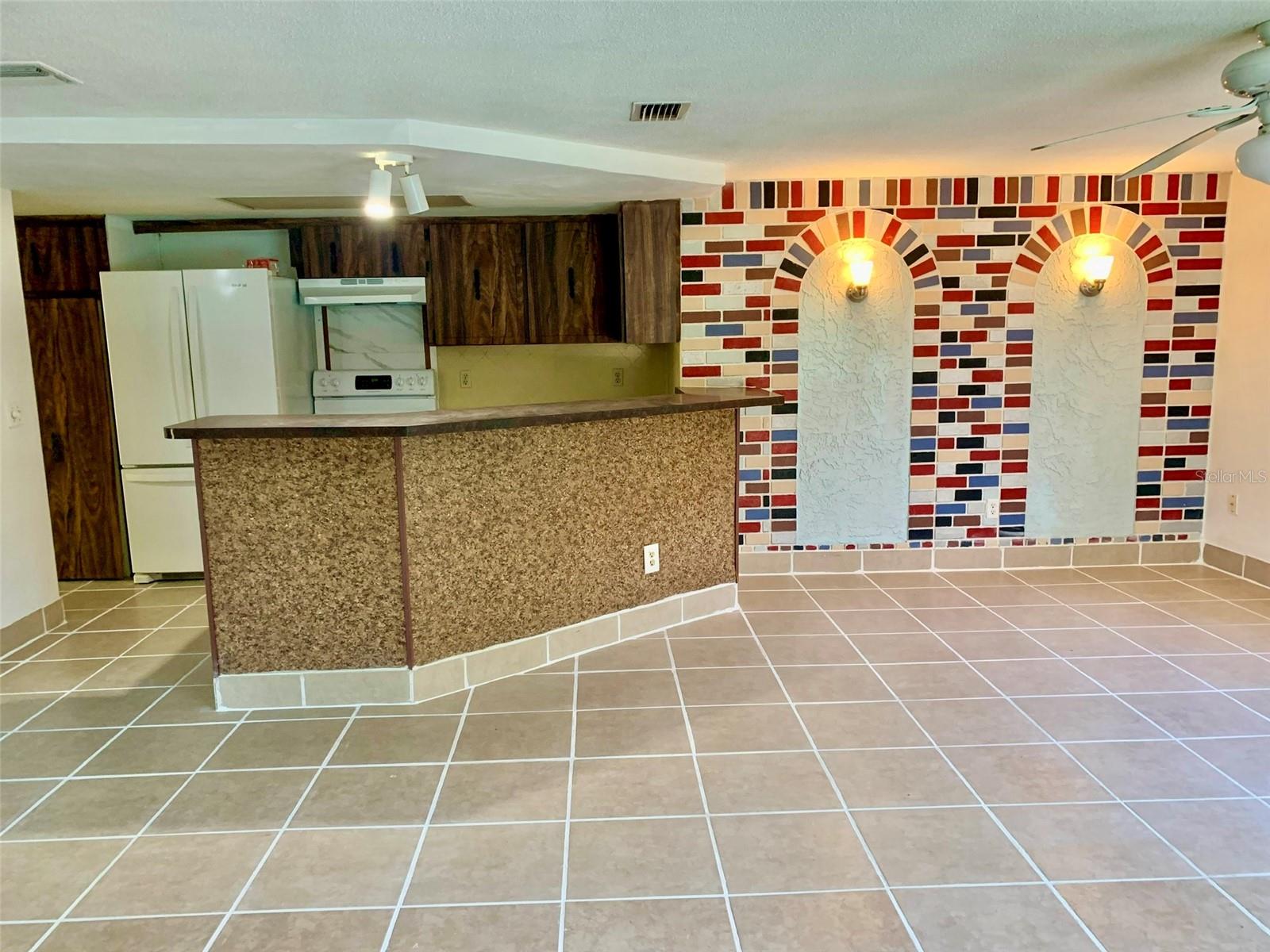 Image 12 of 34 For 7425 Buchanan Drive