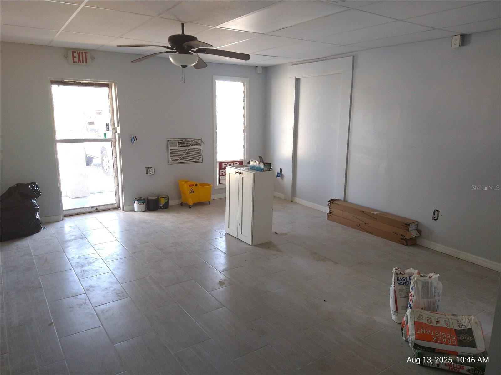Listing photo id 10 for 6920,6922,6924,6926,6928 Clark Street