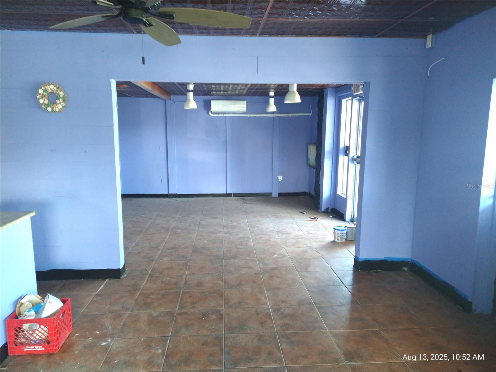 Listing photo id 14 for 6920,6922,6924,6926,6928 Clark Street