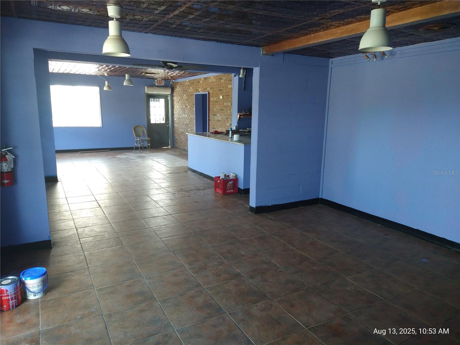Listing photo id 18 for 6920,6922,6924,6926,6928 Clark Street