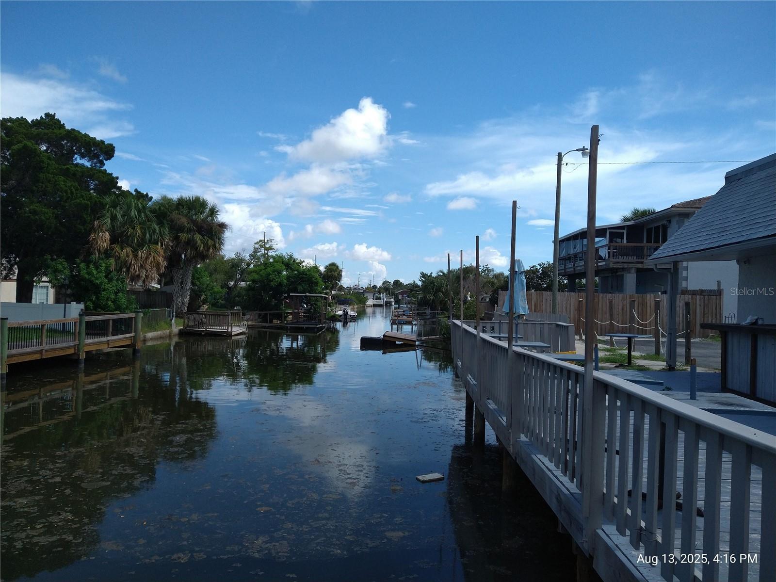 Listing photo id 2 for 6920,6922,6924,6926,6928 Clark Street