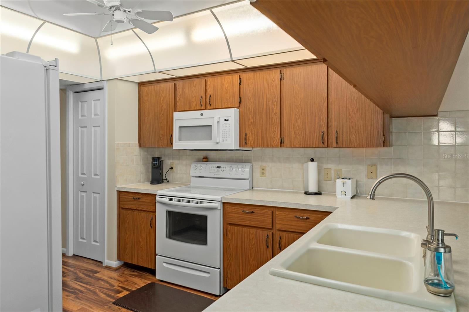 Image 12 of 50 For 8358 Windridge Way