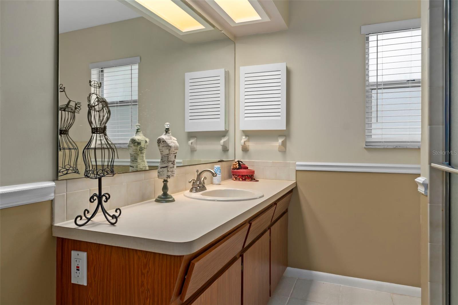 Image 27 of 50 For 8358 Windridge Way