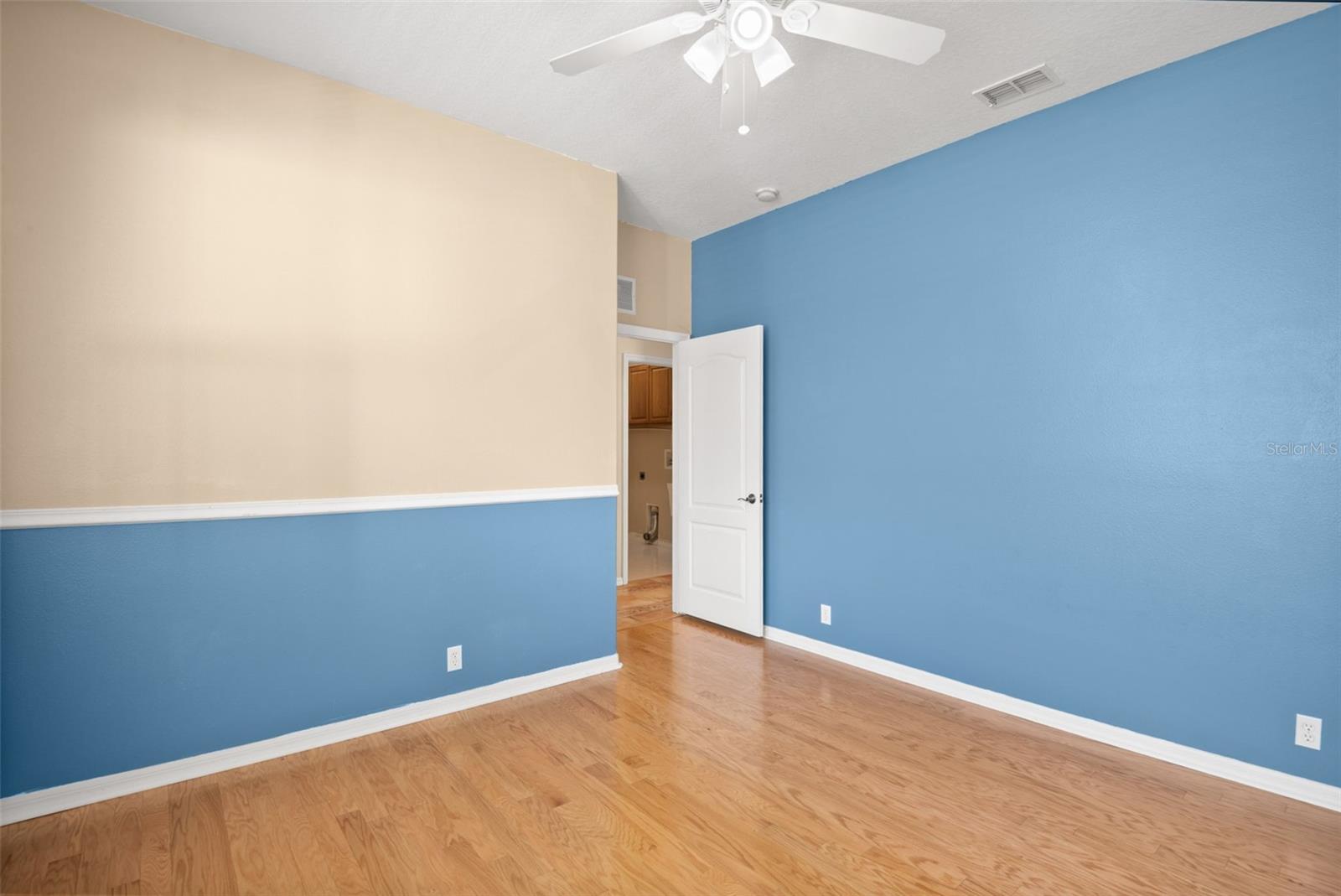 Image 13 of 42 For 14753 Potterton Circle