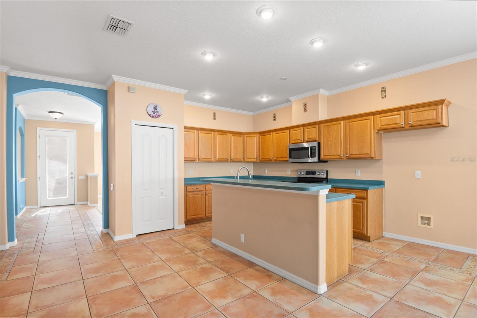 Image 21 of 42 For 14753 Potterton Circle