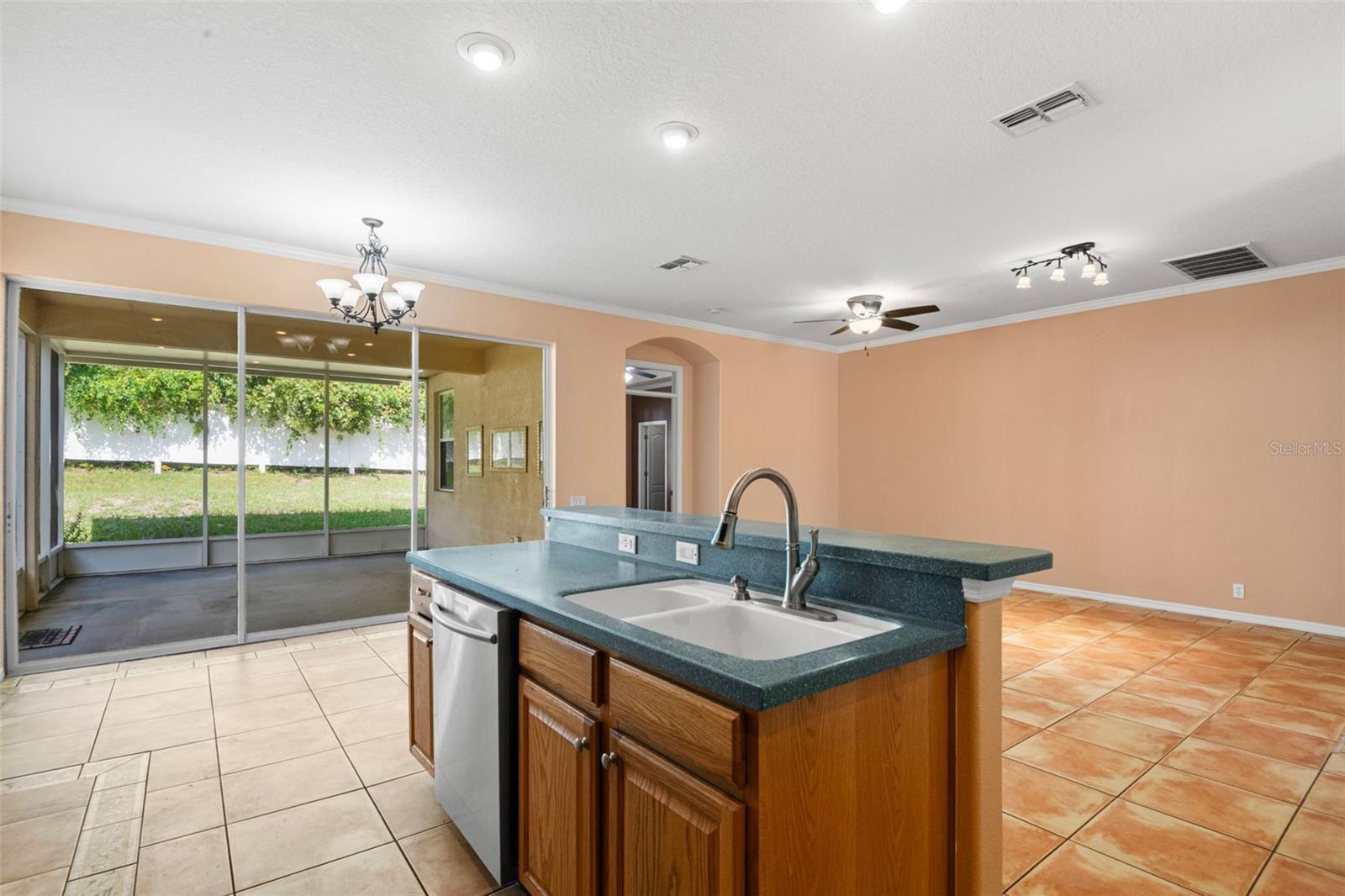 Image 25 of 42 For 14753 Potterton Circle