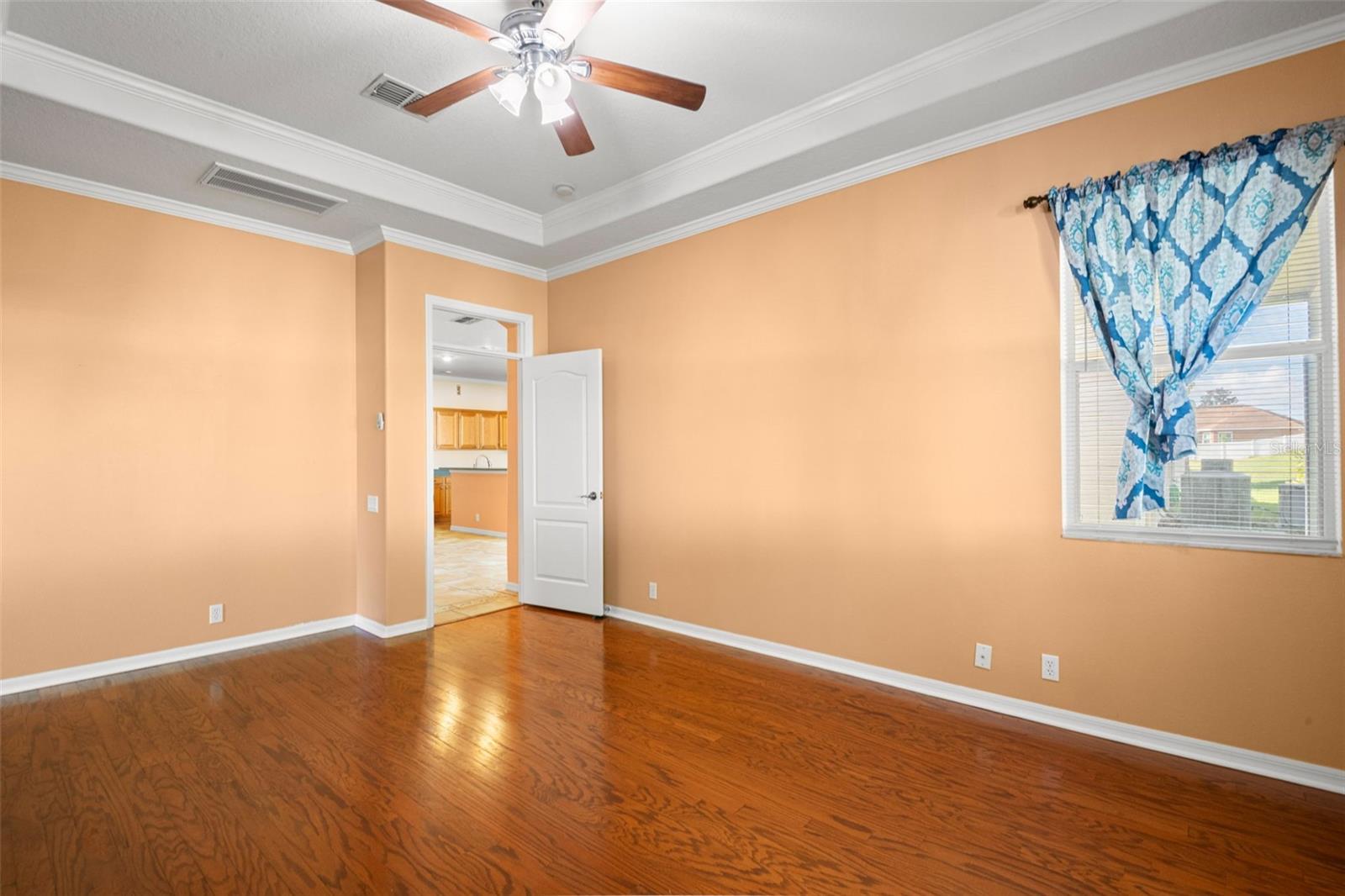 Image 30 of 42 For 14753 Potterton Circle