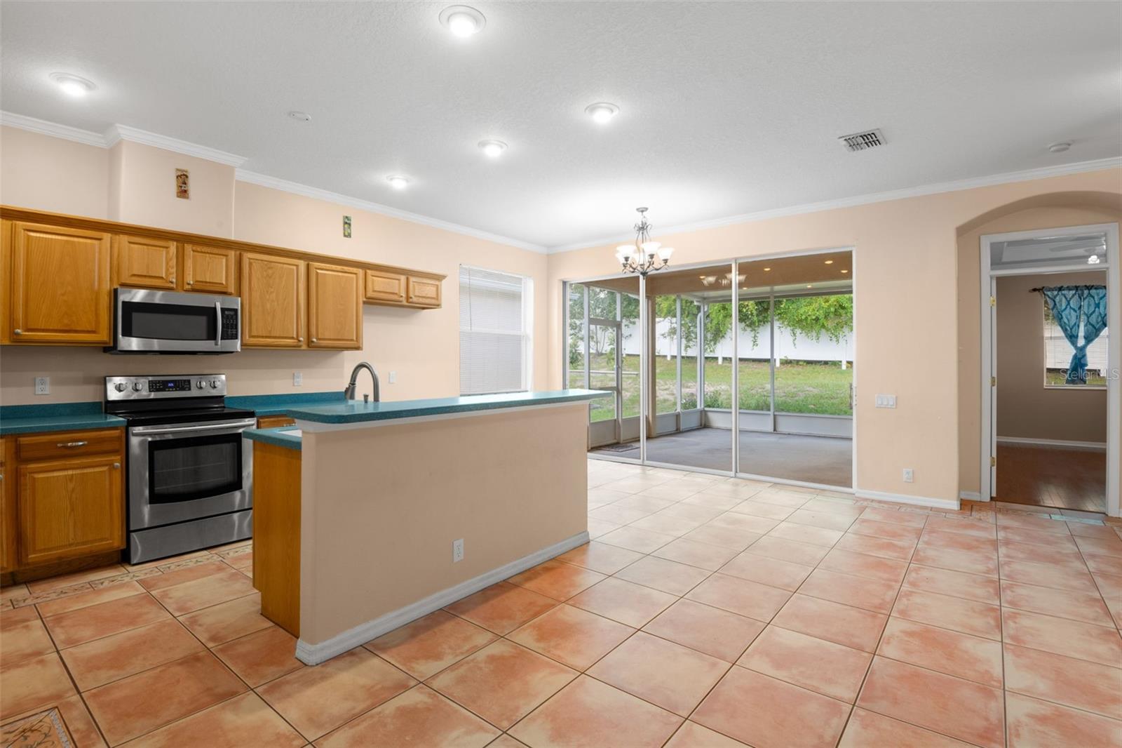 Image 4 of 42 For 14753 Potterton Circle