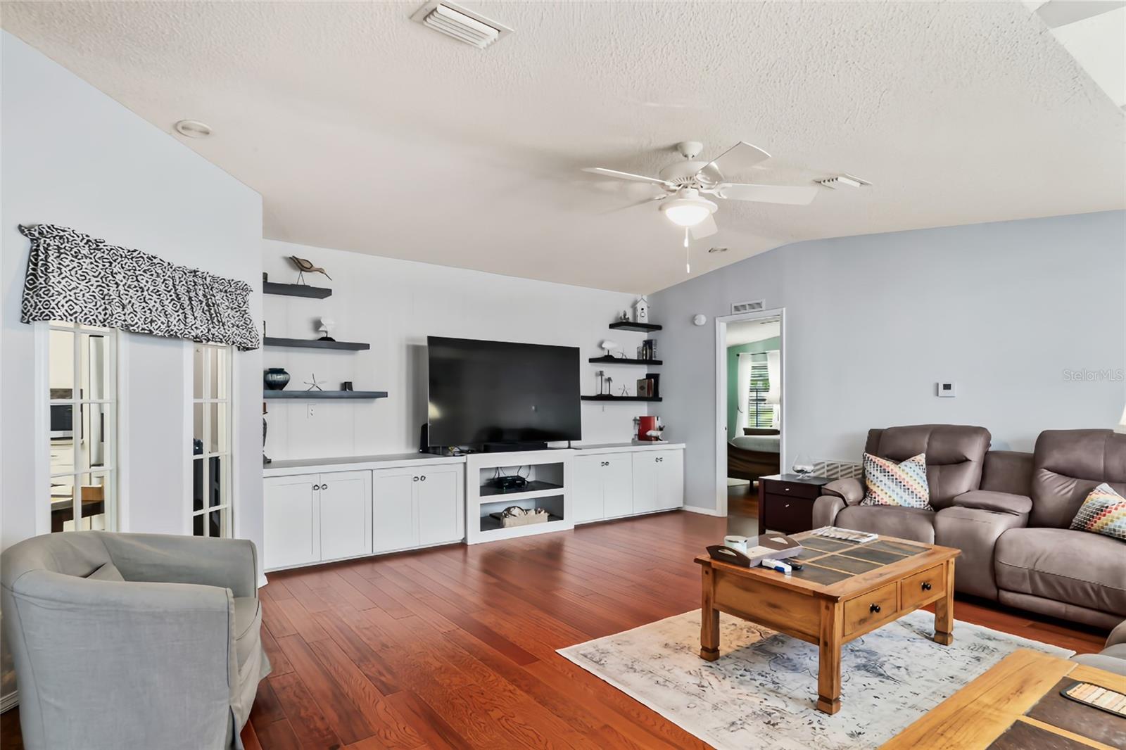 Image 10 of 60 For 14691 Rialto Ave