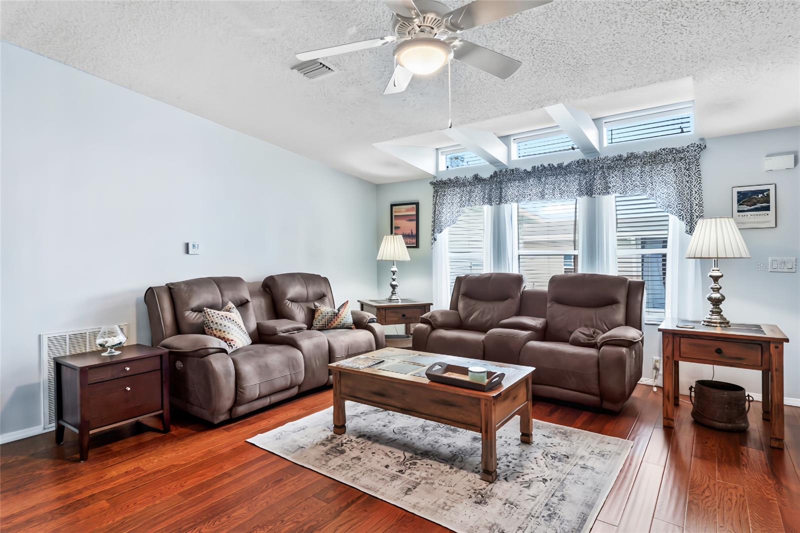 Image 11 of 60 For 14691 Rialto Ave