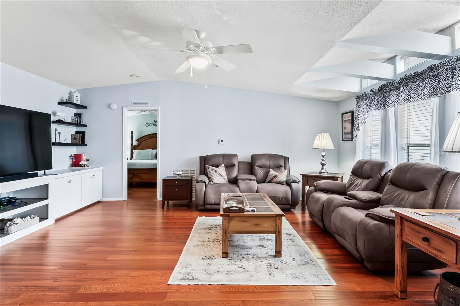 Image 12 of 60 For 14691 Rialto Ave