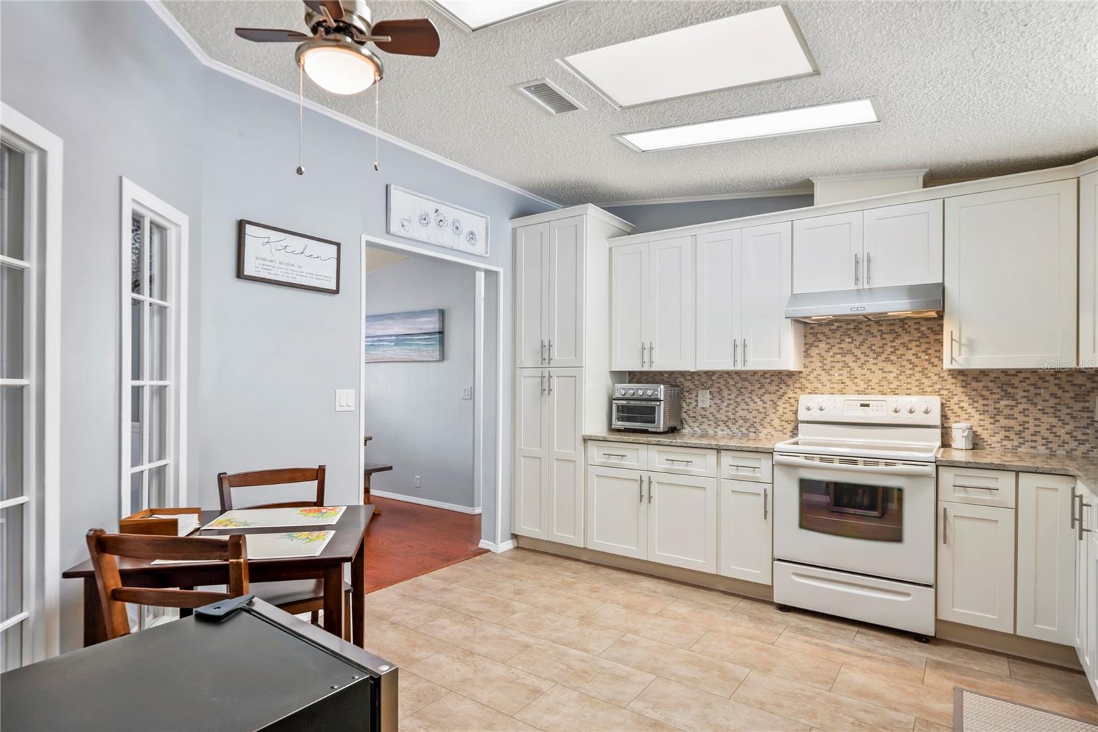 Image 15 of 60 For 14691 Rialto Ave