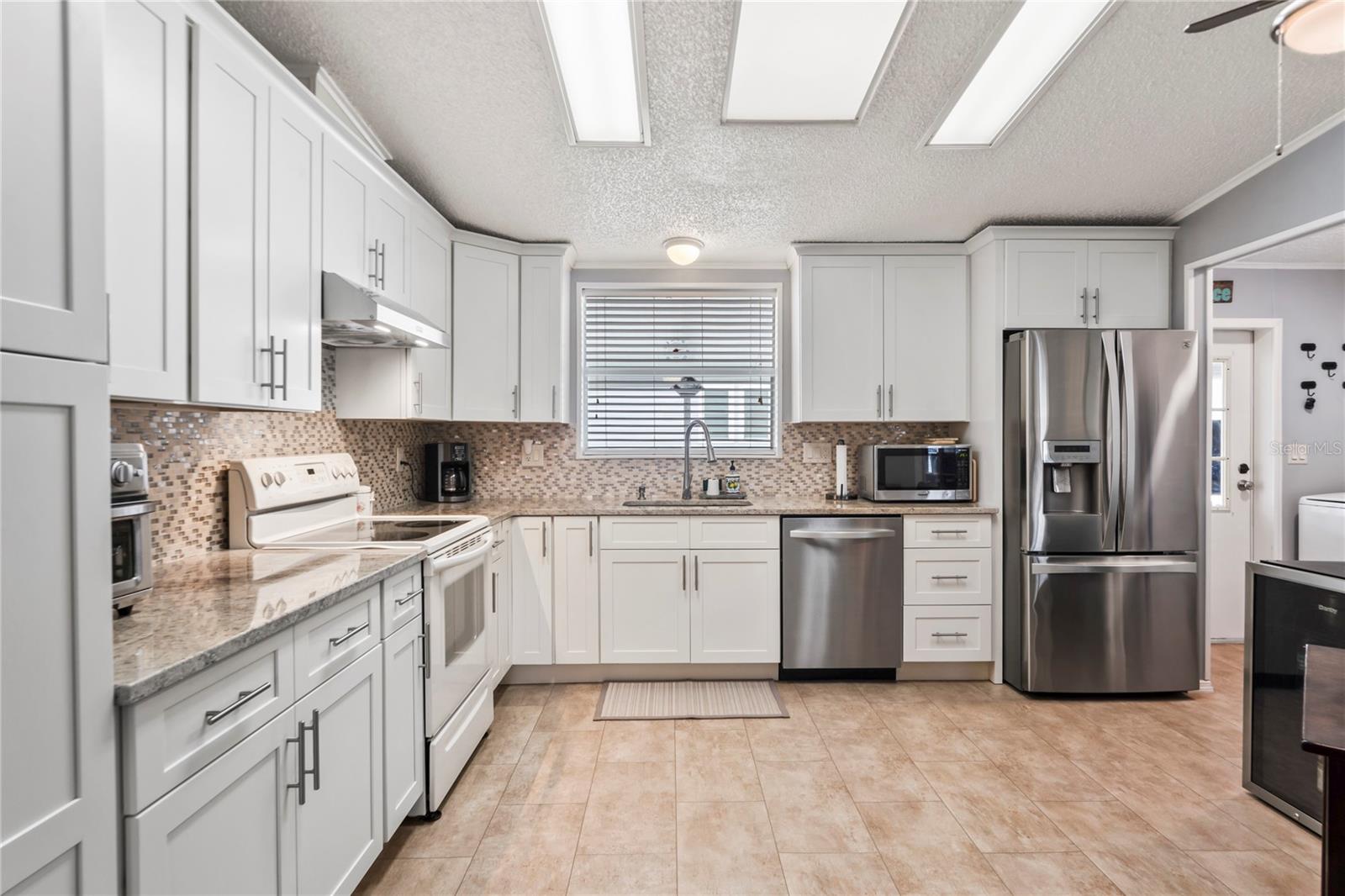 Image 3 of 60 For 14691 Rialto Ave