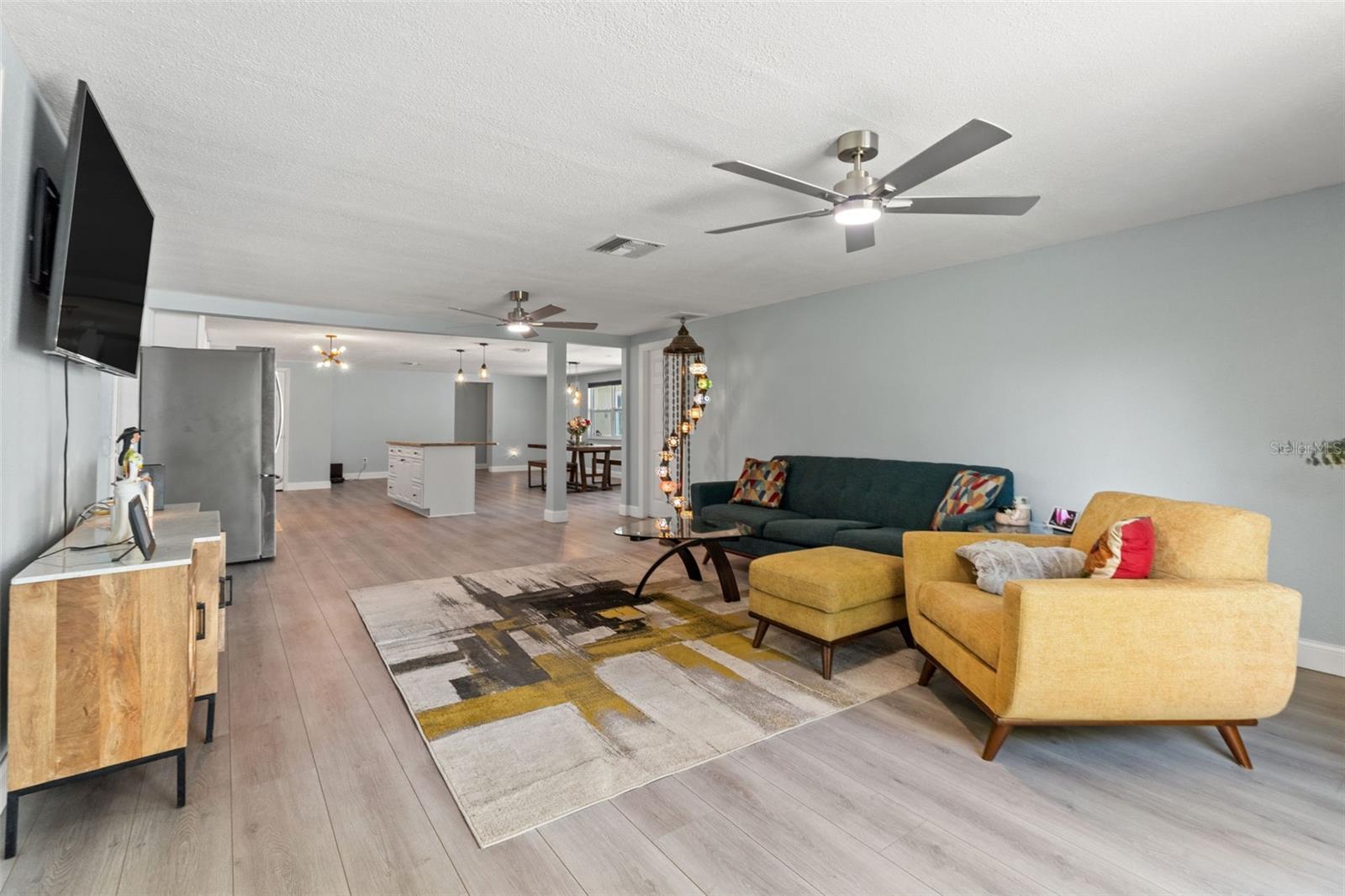 Image 18 of 40 For 9820 Pocono Street