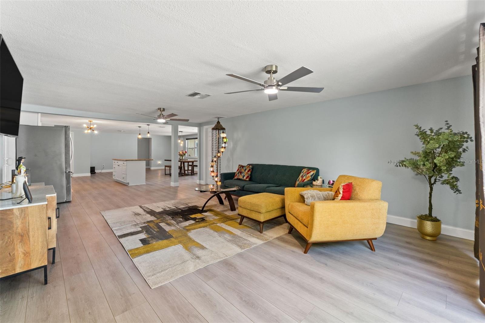 Image 19 of 40 For 9820 Pocono Street