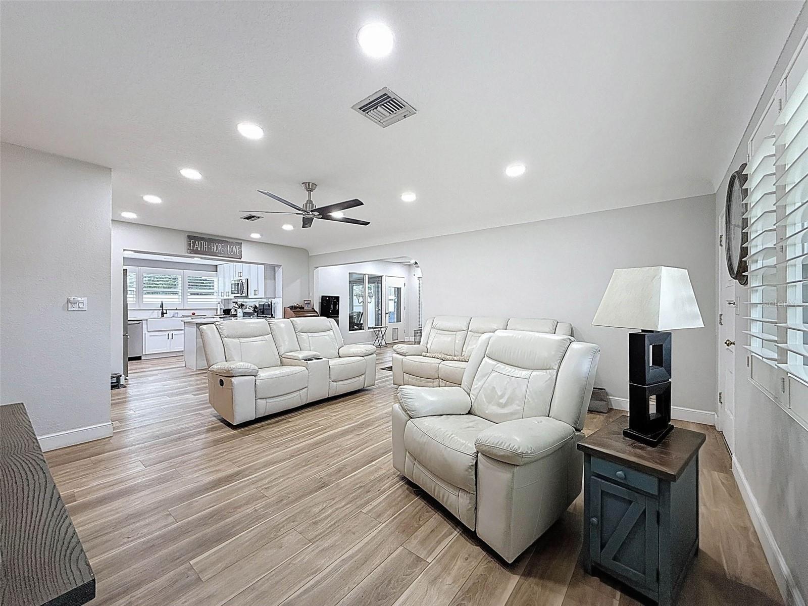 Image 10 of 57 For 5900 49th Avenue N