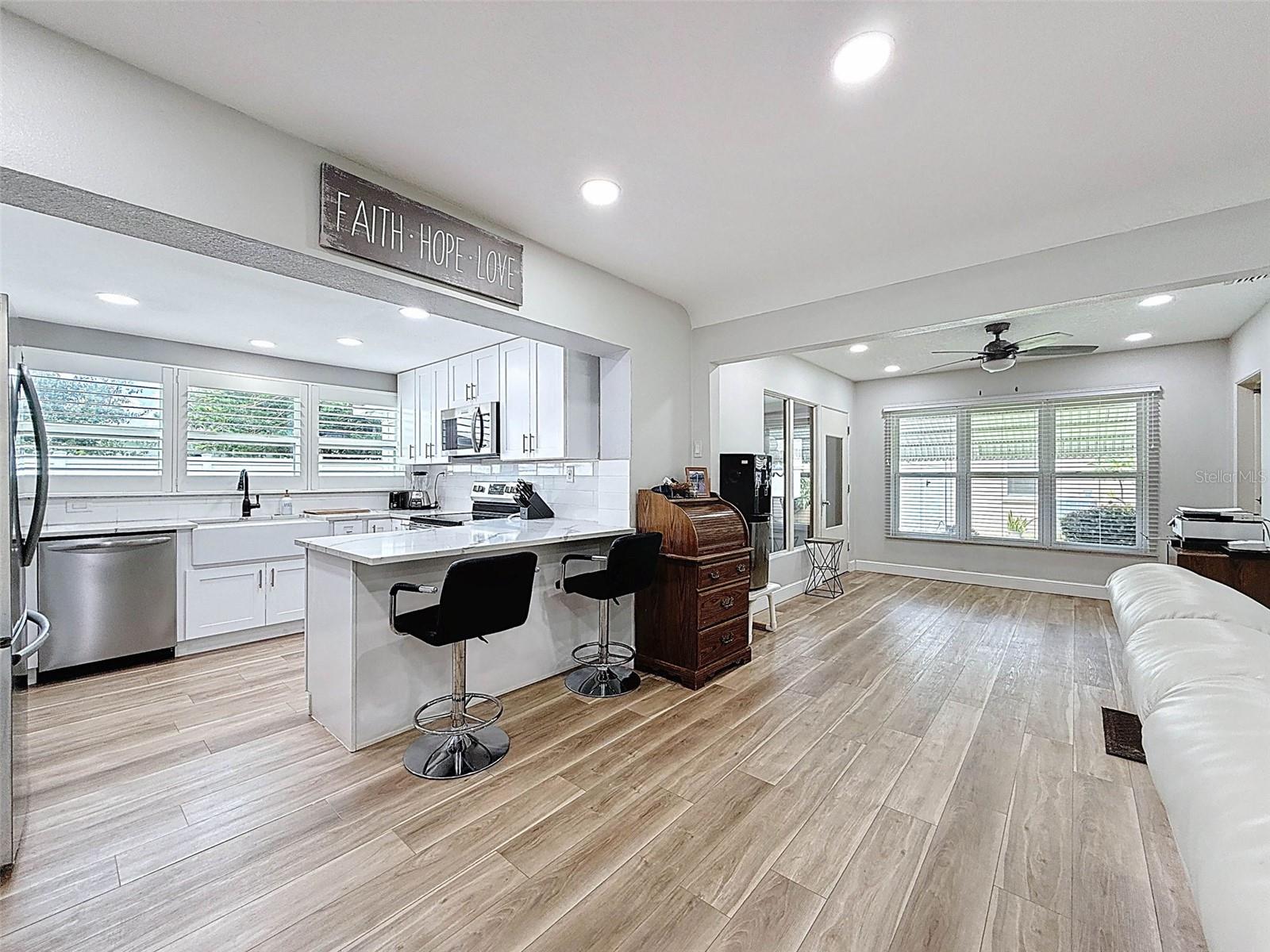Image 21 of 57 For 5900 49th Avenue N