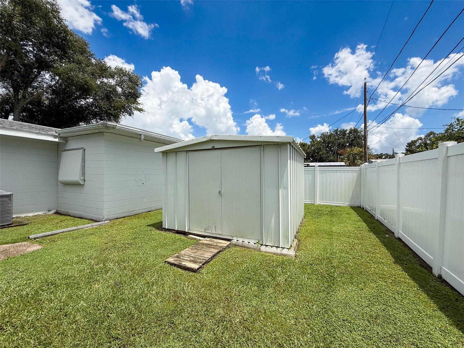 Image 42 of 57 For 5900 49th Avenue N