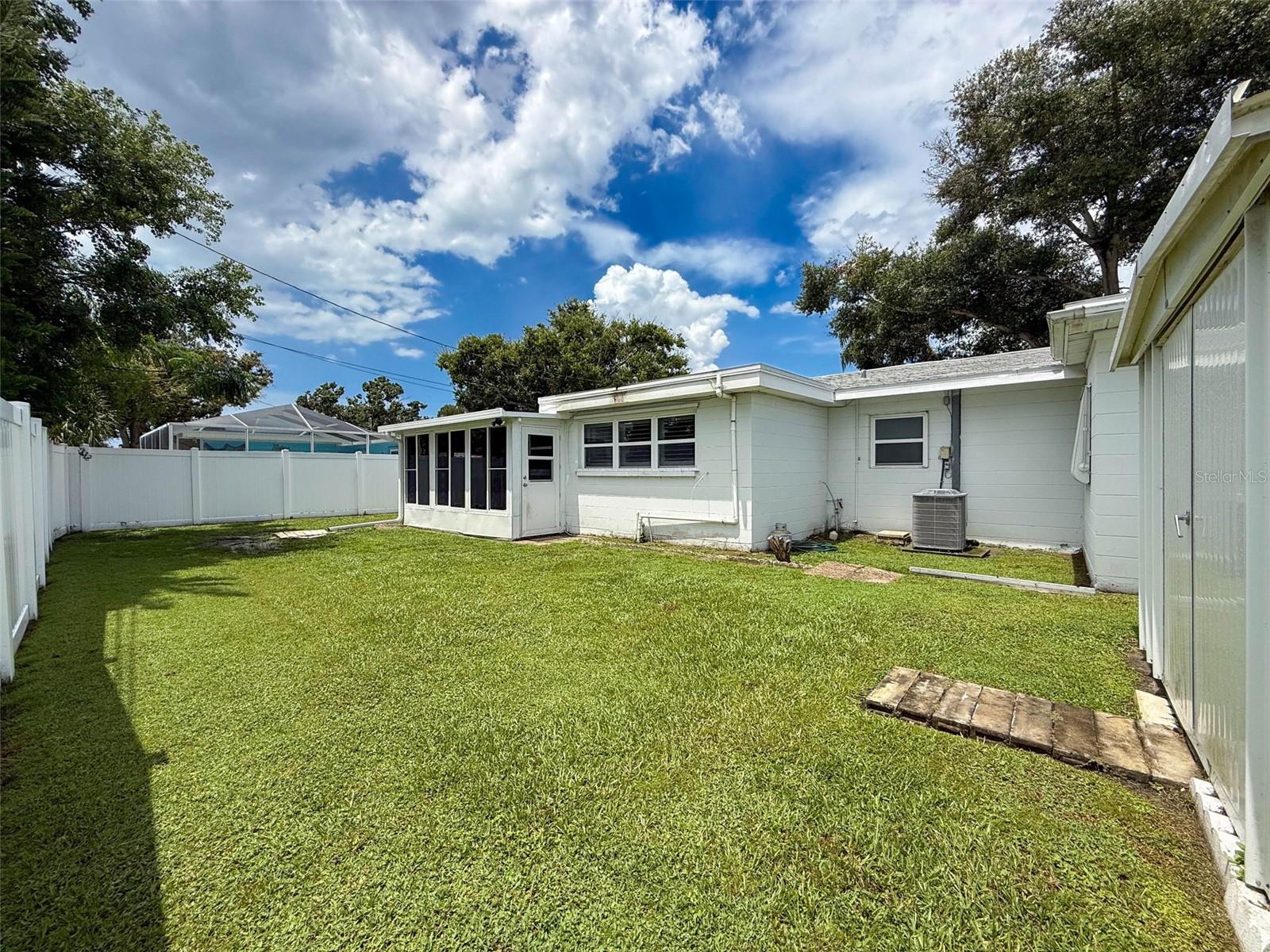 Image 43 of 57 For 5900 49th Avenue N