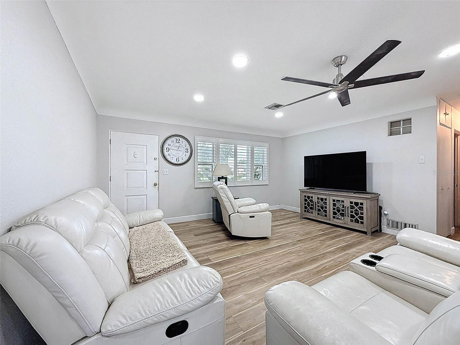 Image 8 of 57 For 5900 49th Avenue N