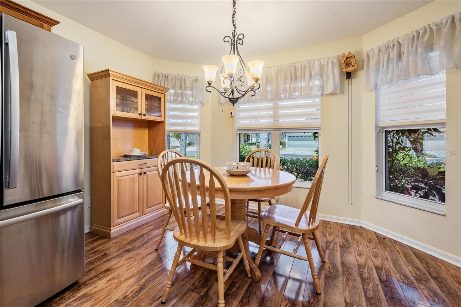 Image 11 of 48 For 1042 Dustan Place