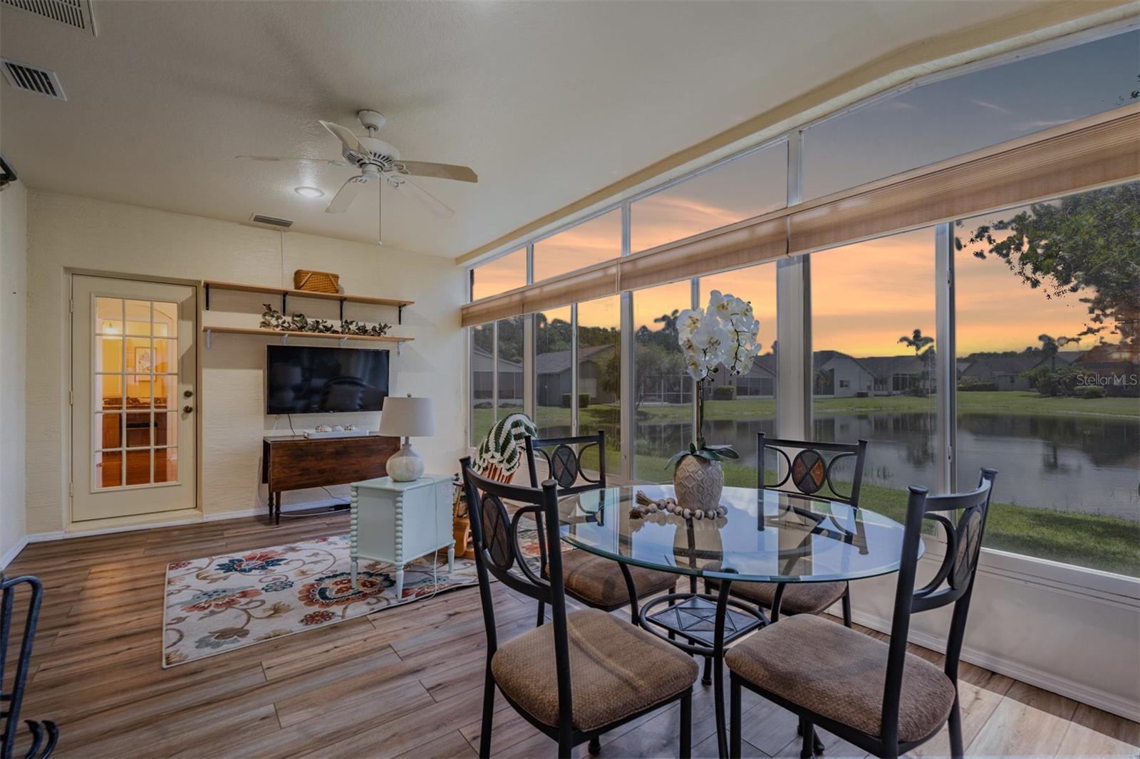 Image 2 of 48 For 1042 Dustan Place