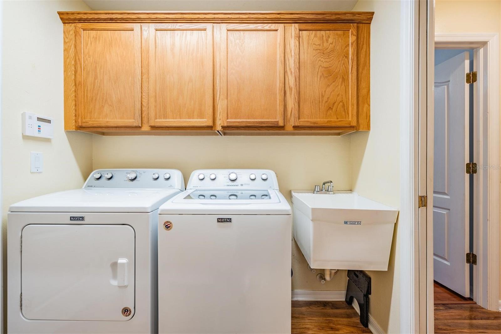 Image 20 of 48 For 1042 Dustan Place