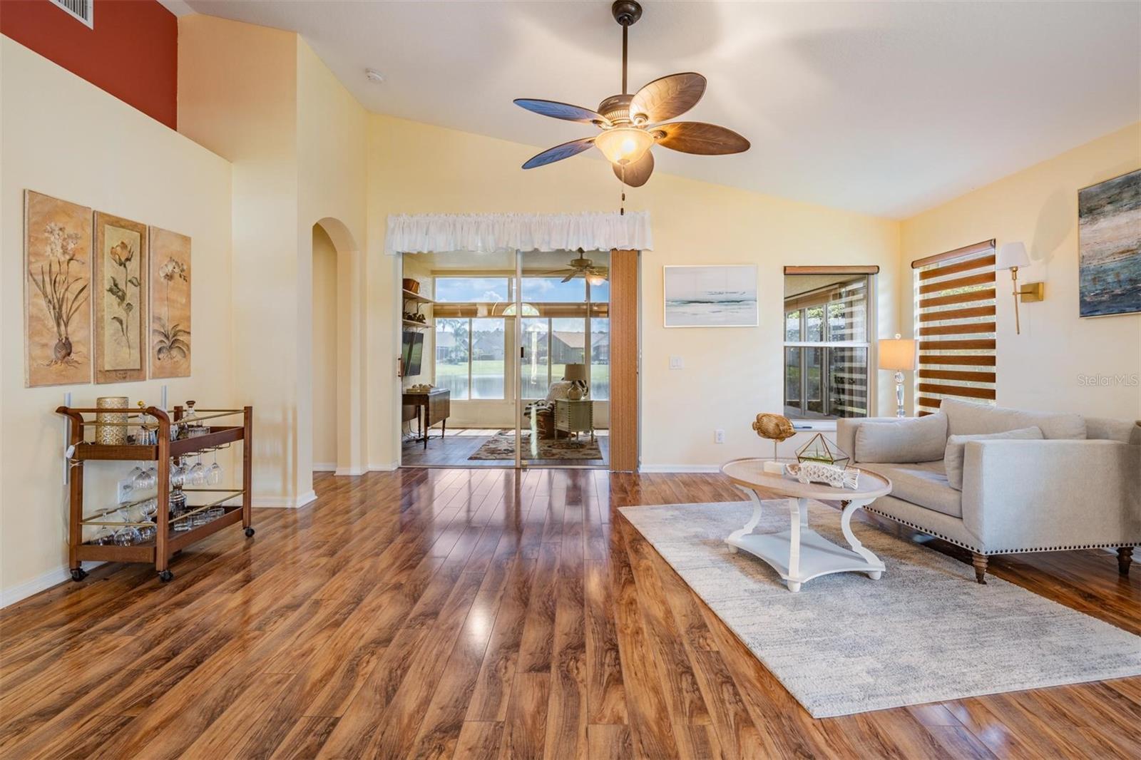 Image 4 of 48 For 1042 Dustan Place