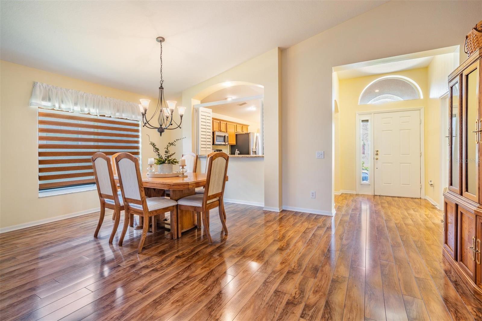 Image 6 of 48 For 1042 Dustan Place