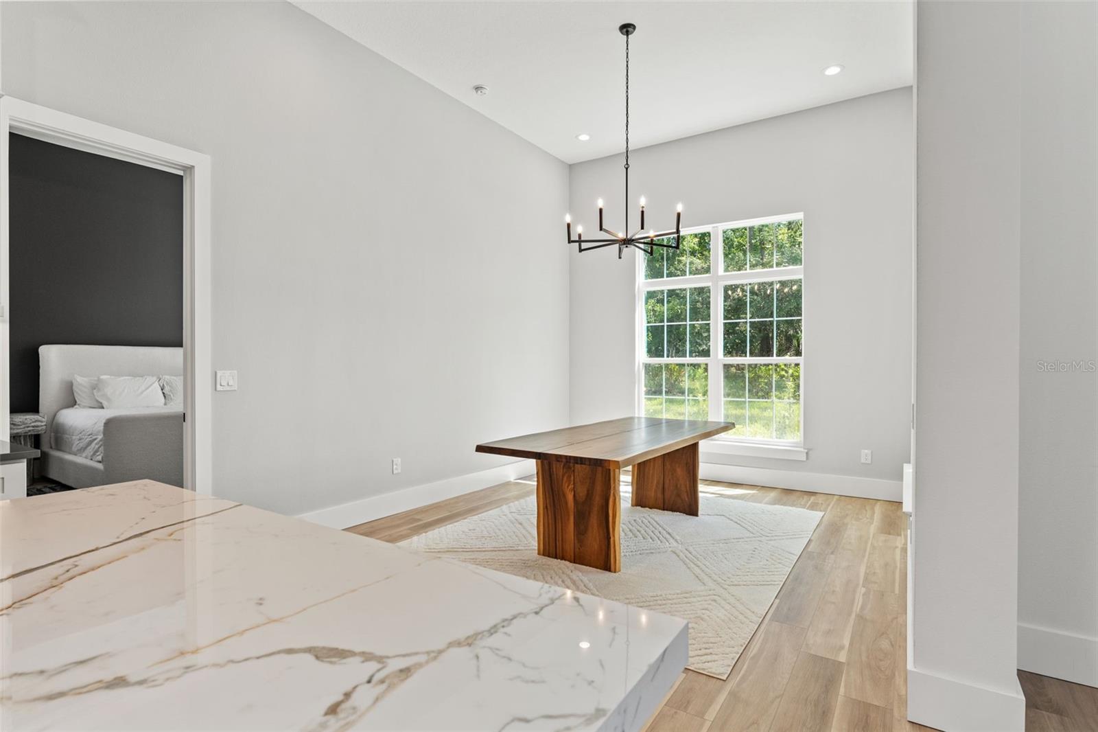 Listing photo id 17 for 5252 Ravensbrook Court