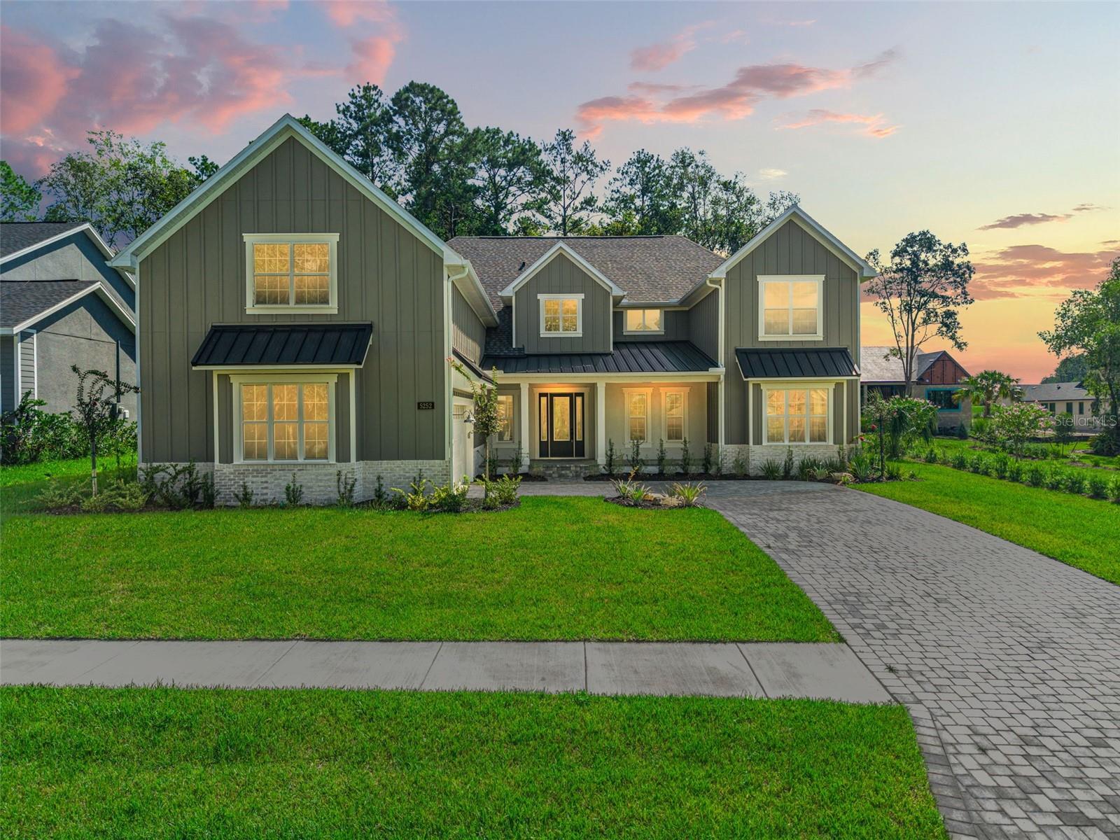 Listing photo id 0 for 5252 Ravensbrook Court