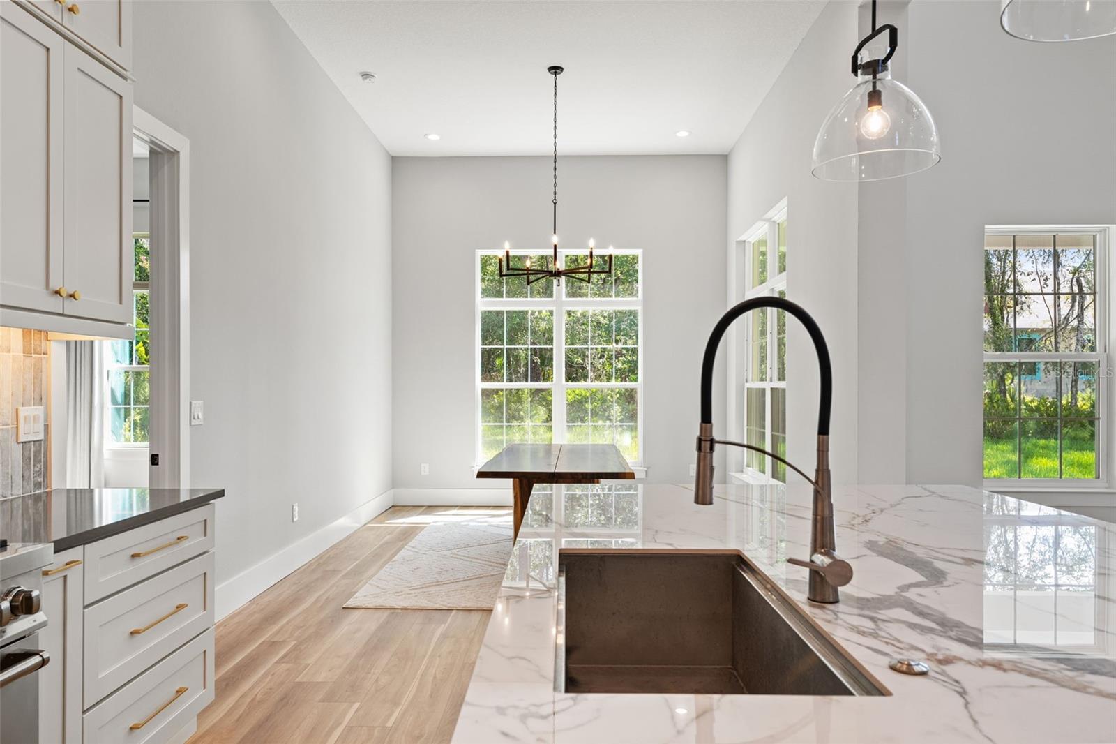 Listing photo id 39 for 5252 Ravensbrook Court