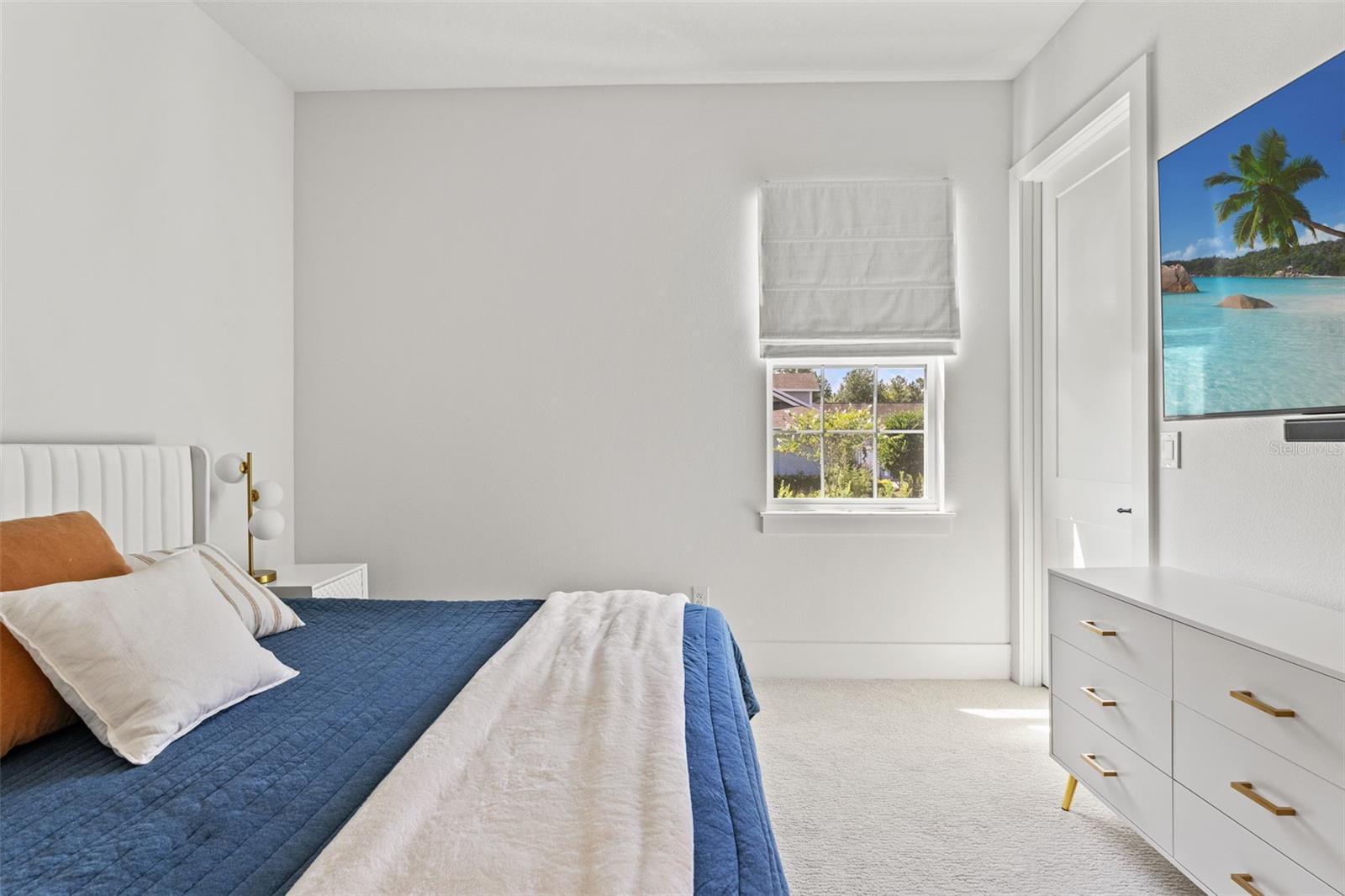 Listing photo id 44 for 5252 Ravensbrook Court
