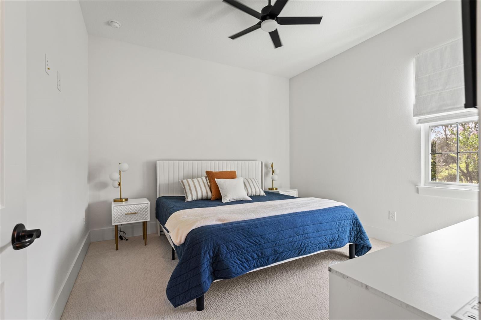 Listing photo id 45 for 5252 Ravensbrook Court
