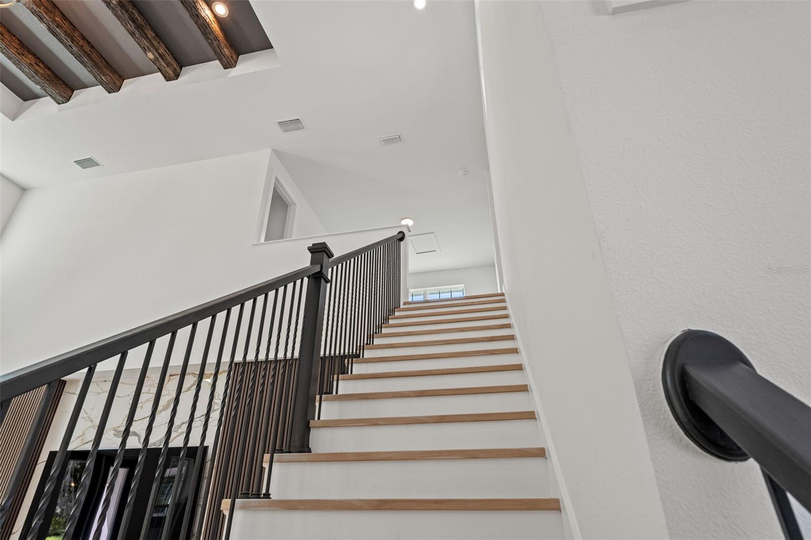 Listing photo id 46 for 5252 Ravensbrook Court
