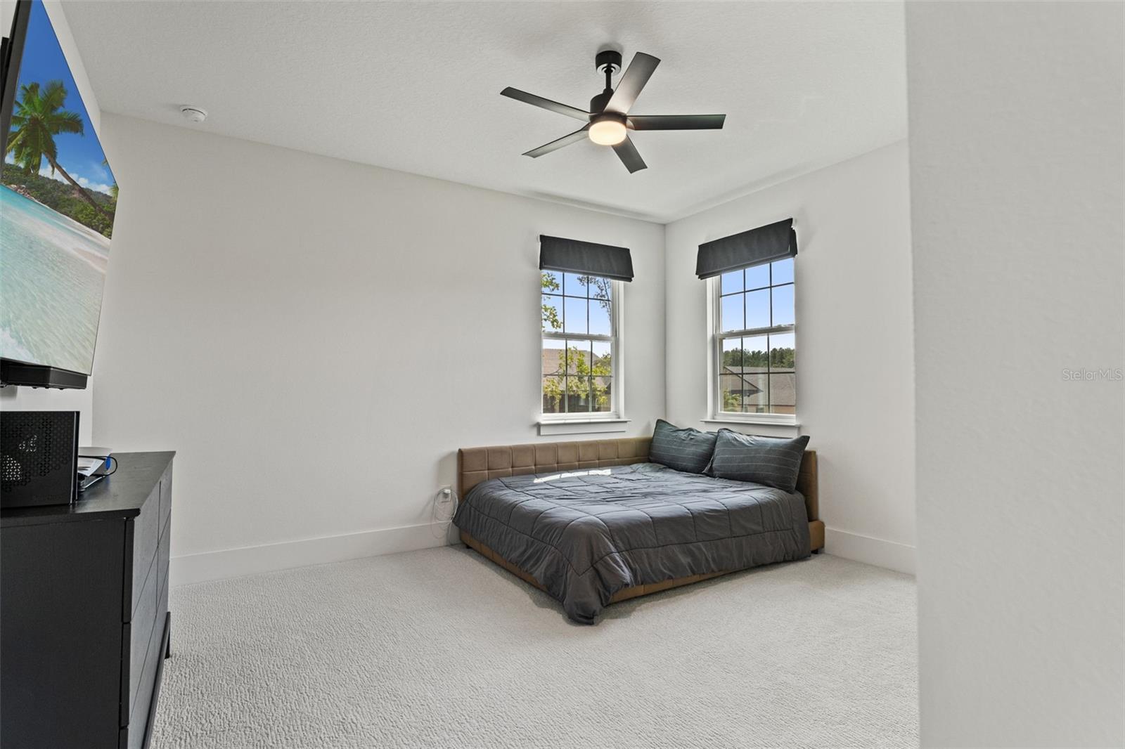 Listing photo id 48 for 5252 Ravensbrook Court