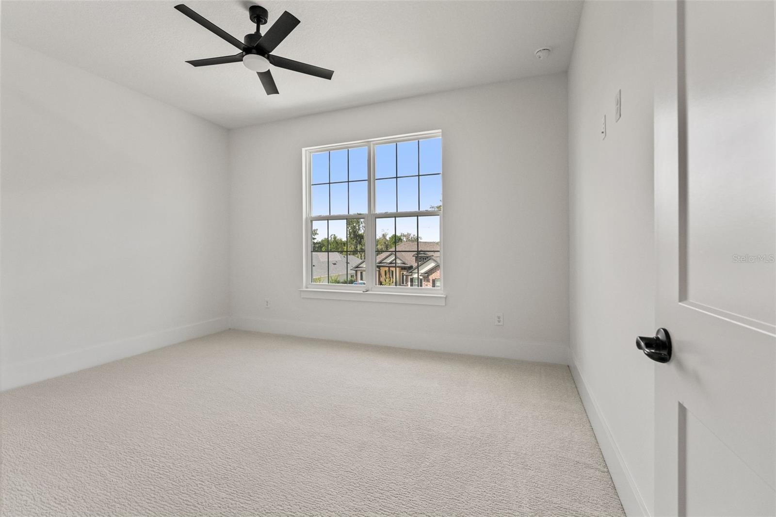 Listing photo id 52 for 5252 Ravensbrook Court