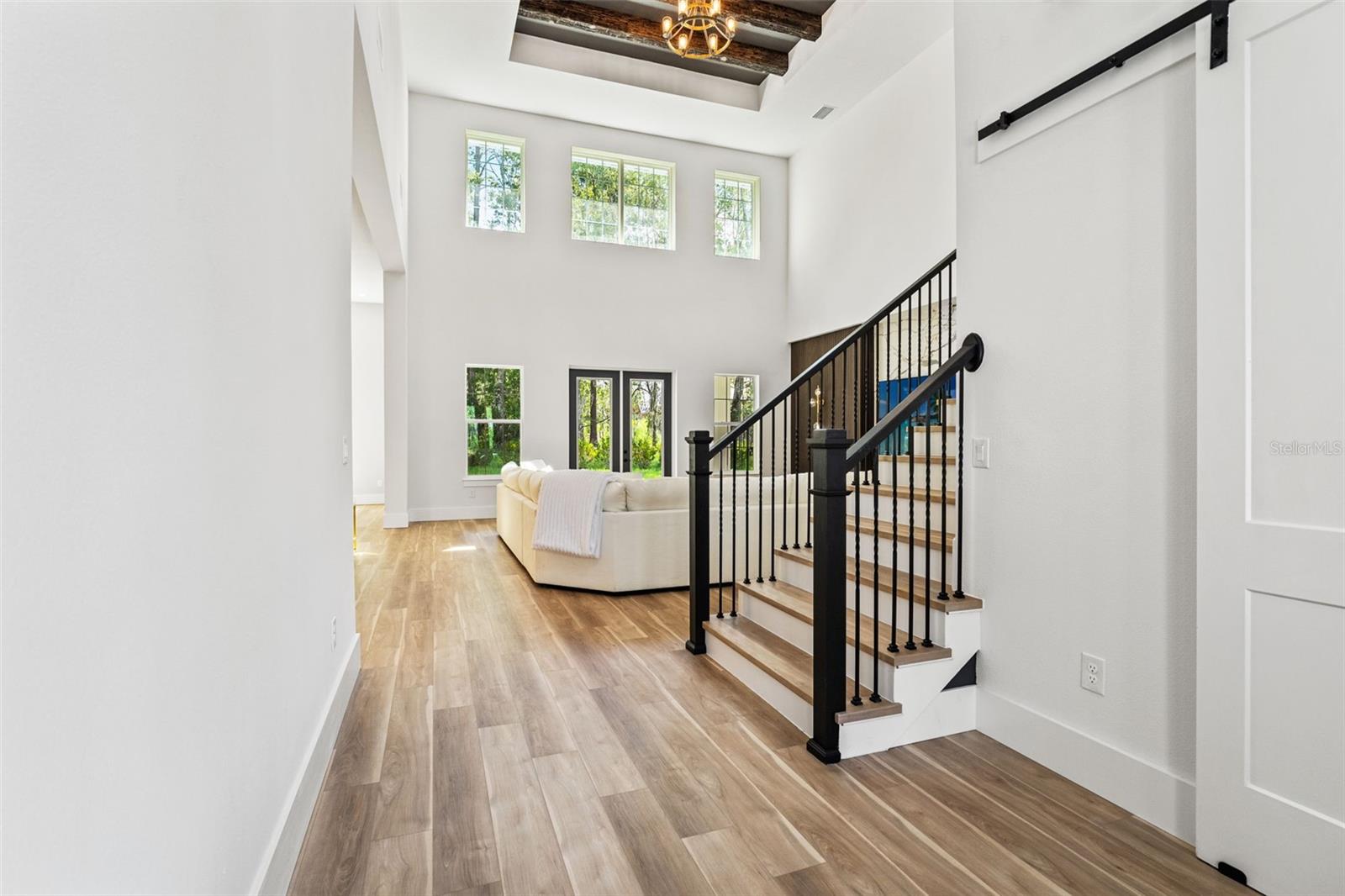 Listing photo id 4 for 5252 Ravensbrook Court