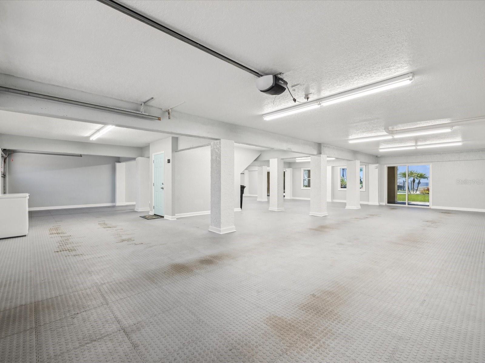 Image 43 of 87 For 5101 Westshore Drive