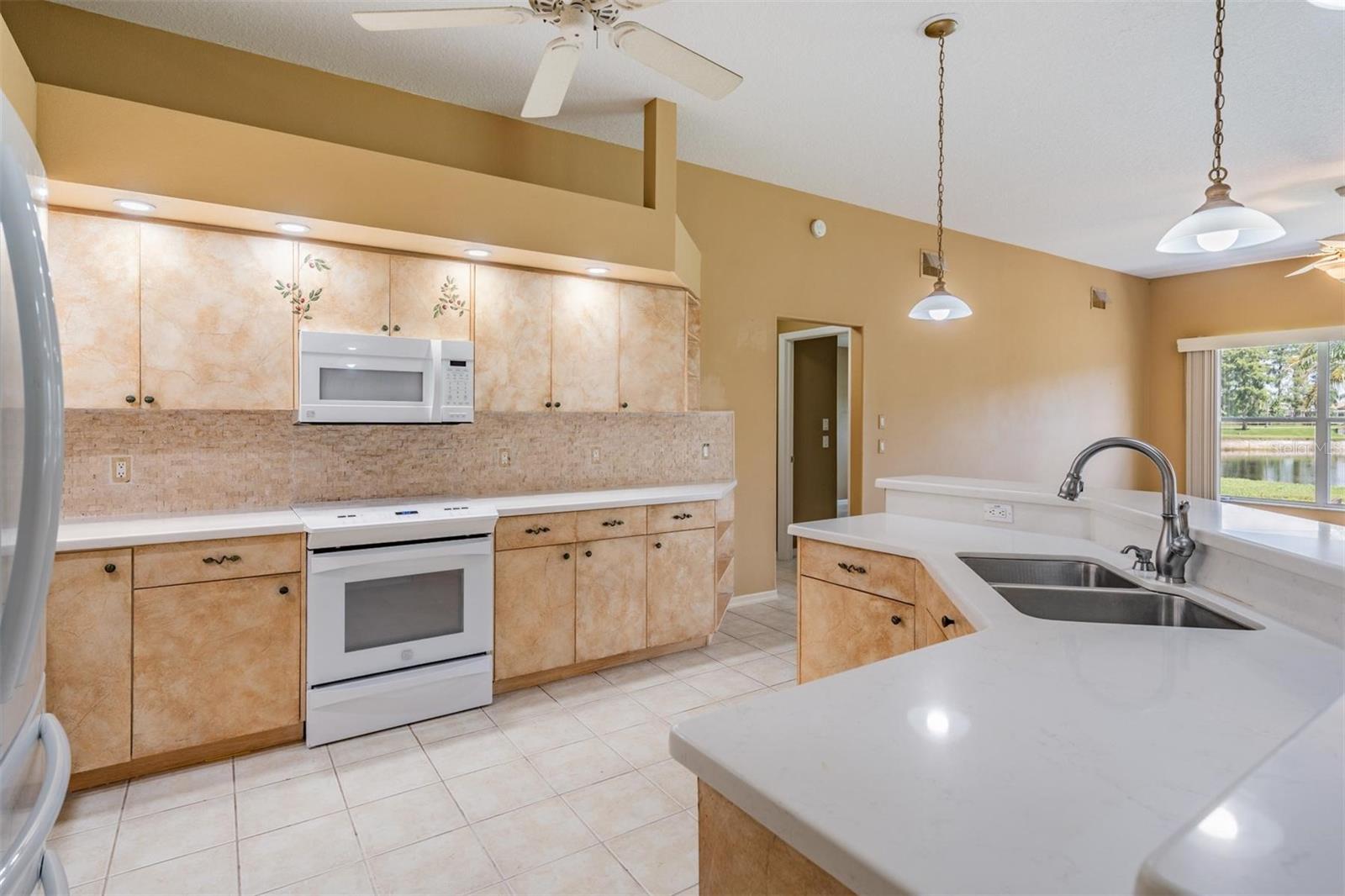 Image 15 of 54 For 1437 Winding Willow Drive