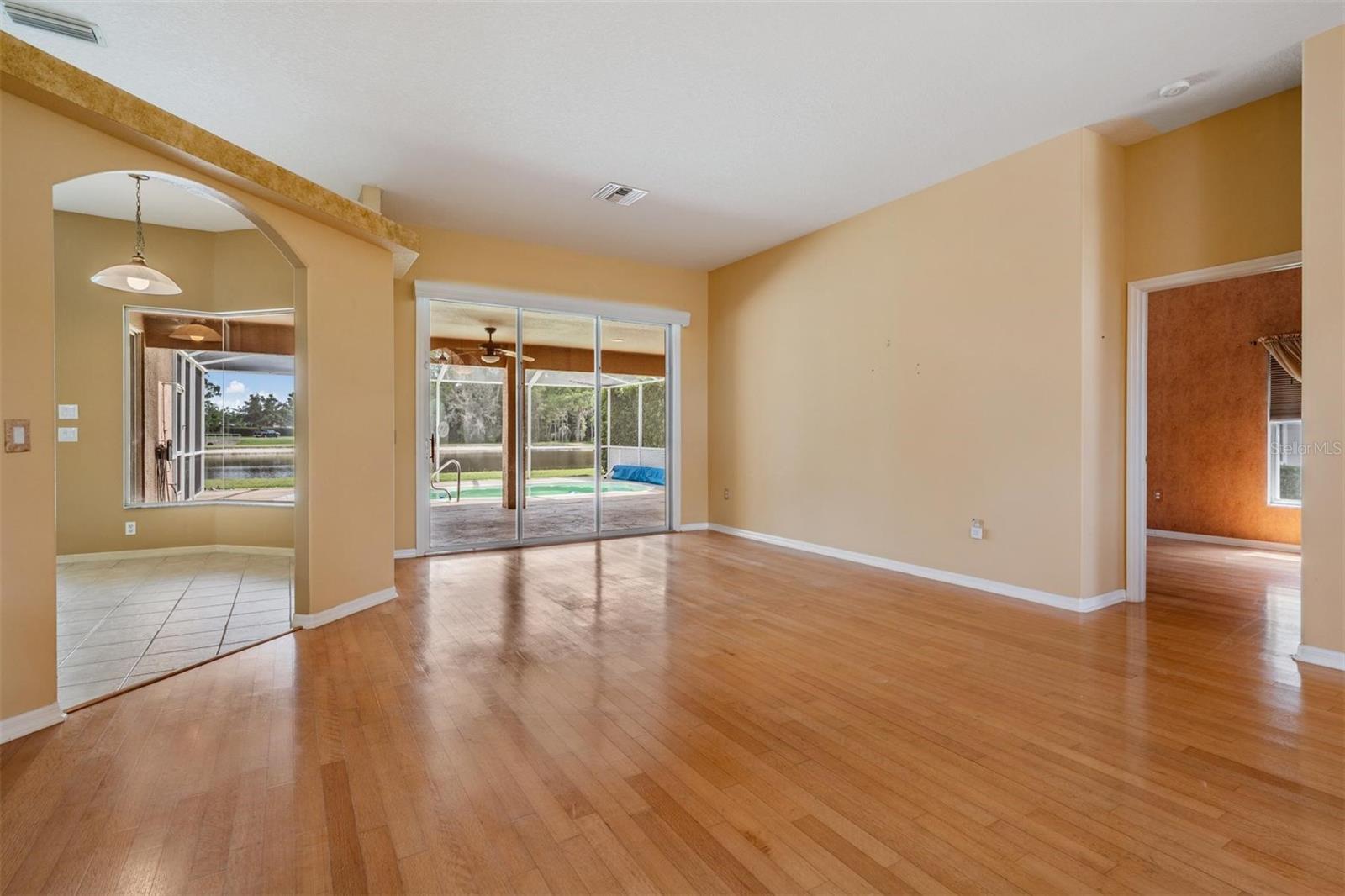 Image 8 of 54 For 1437 Winding Willow Drive