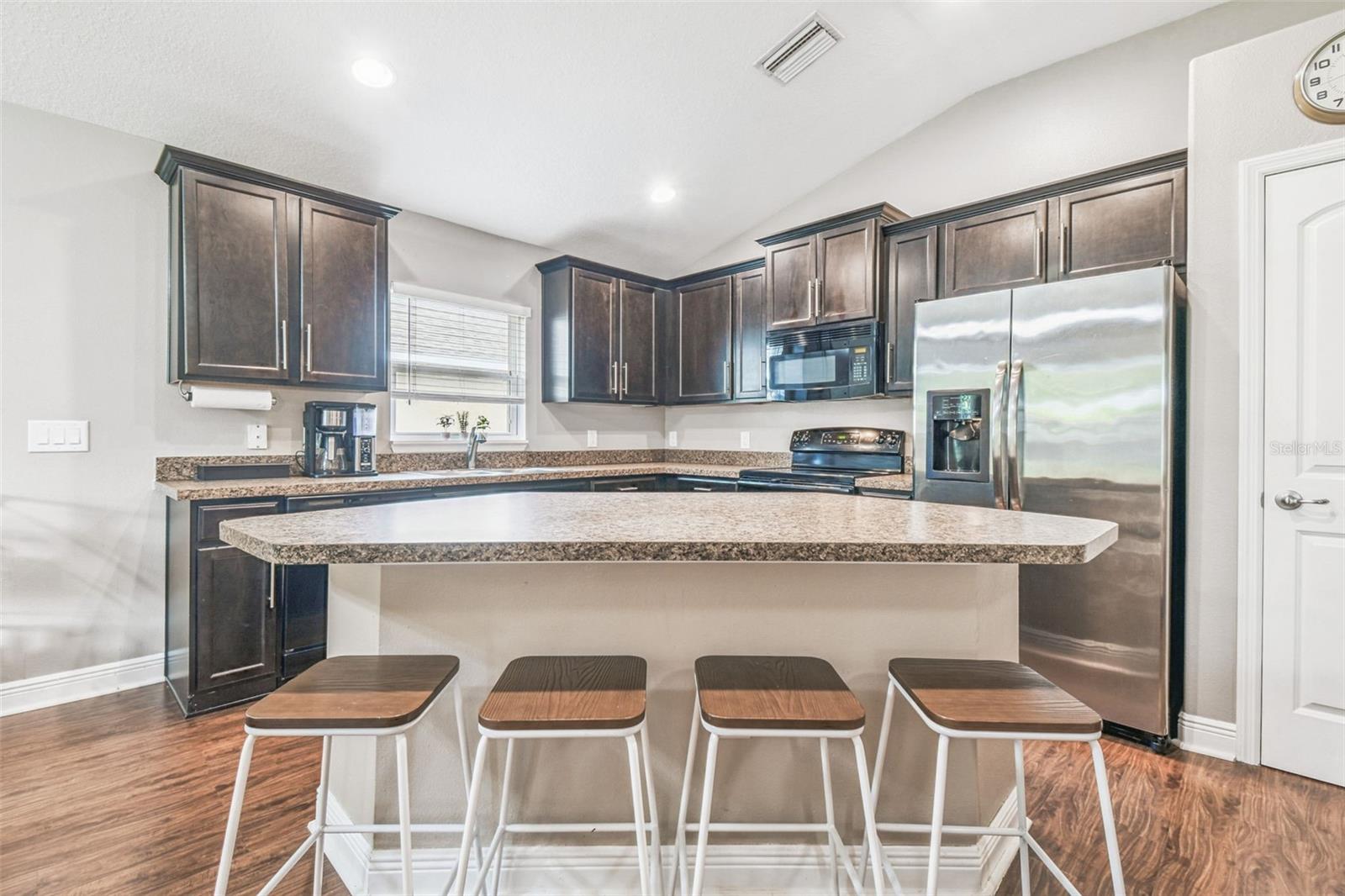 Listing photo id 9 for 13218 Niti Drive