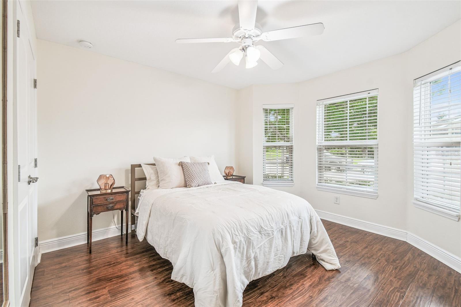 Listing photo id 12 for 13218 Niti Drive