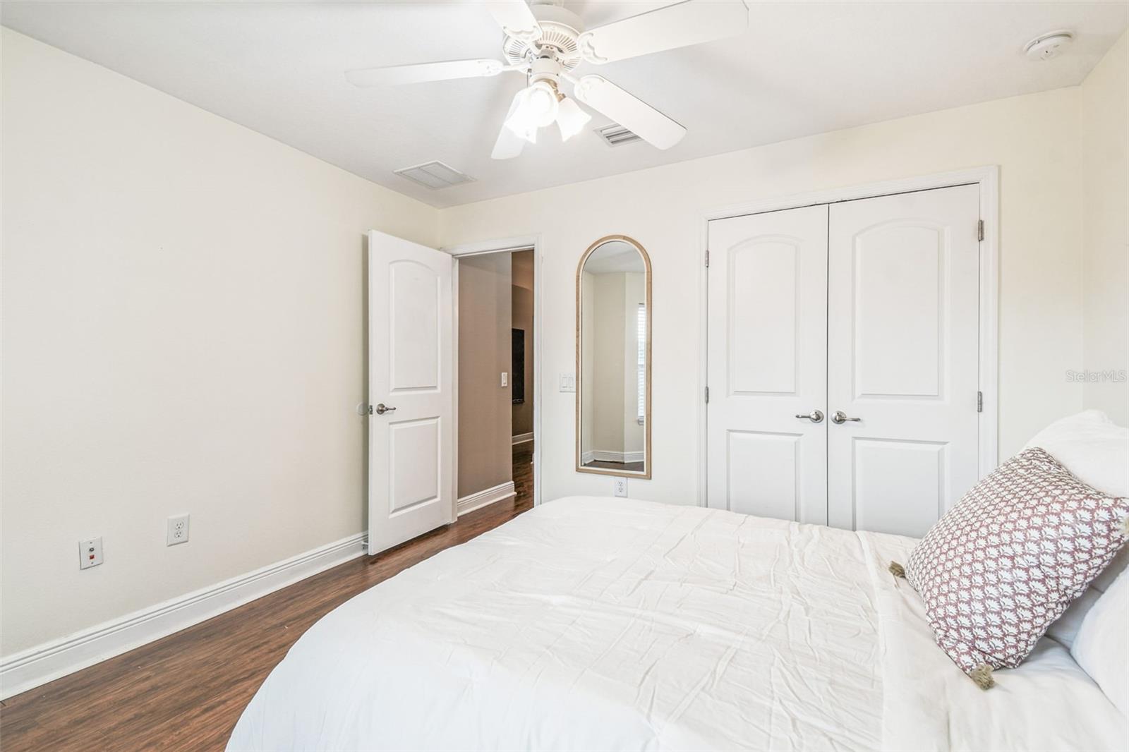 Listing photo id 13 for 13218 Niti Drive
