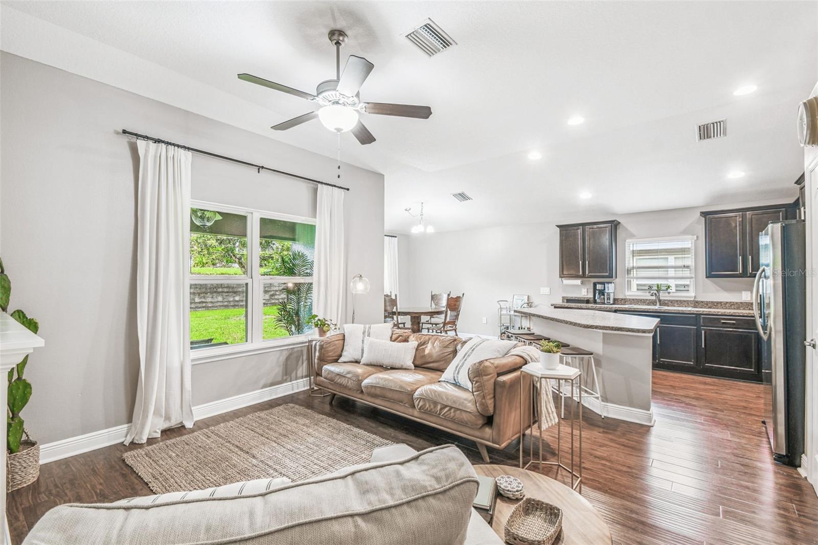 Listing photo id 2 for 13218 Niti Drive