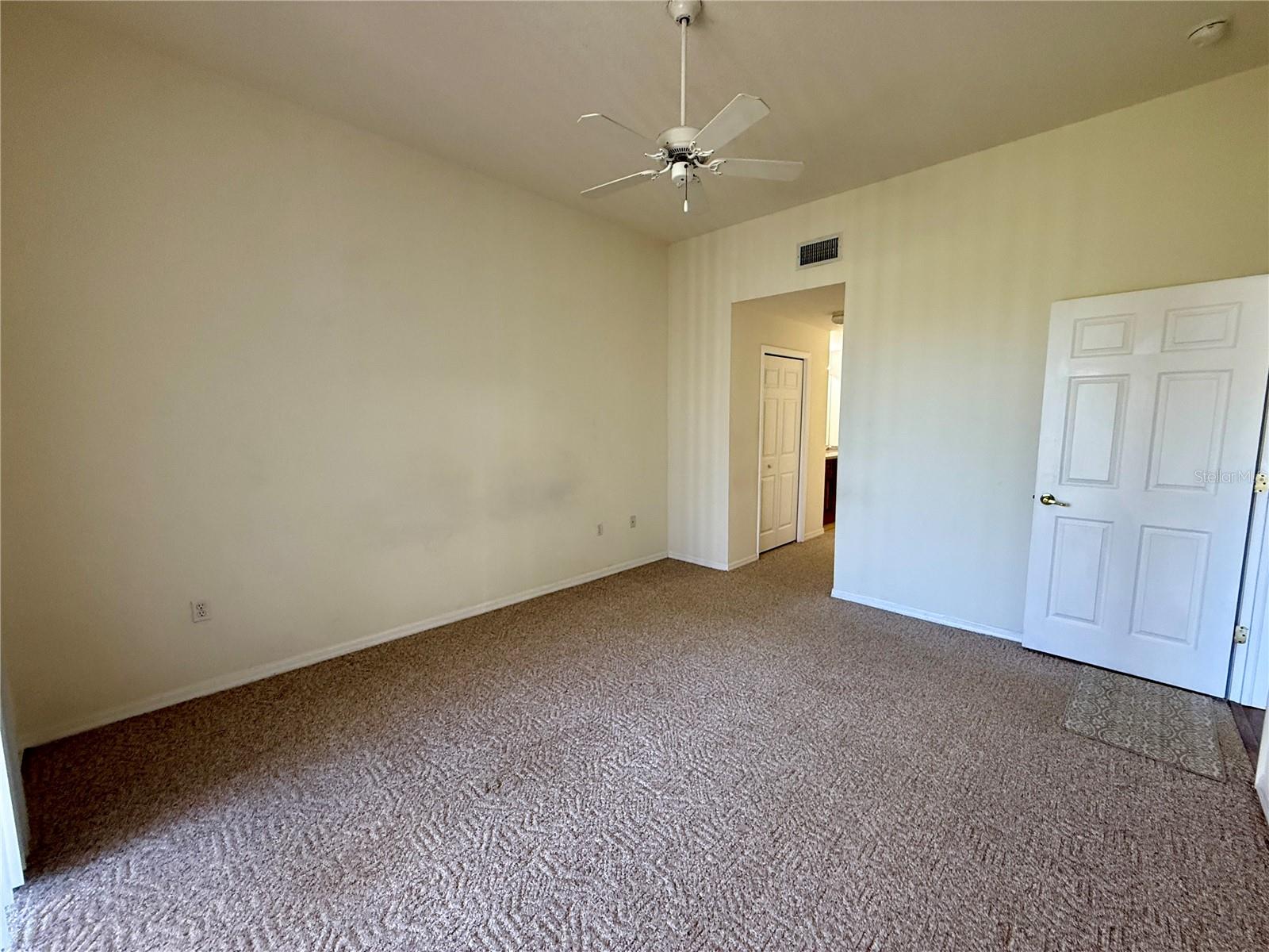 Listing photo id 11 for 7451 Wimpole Drive