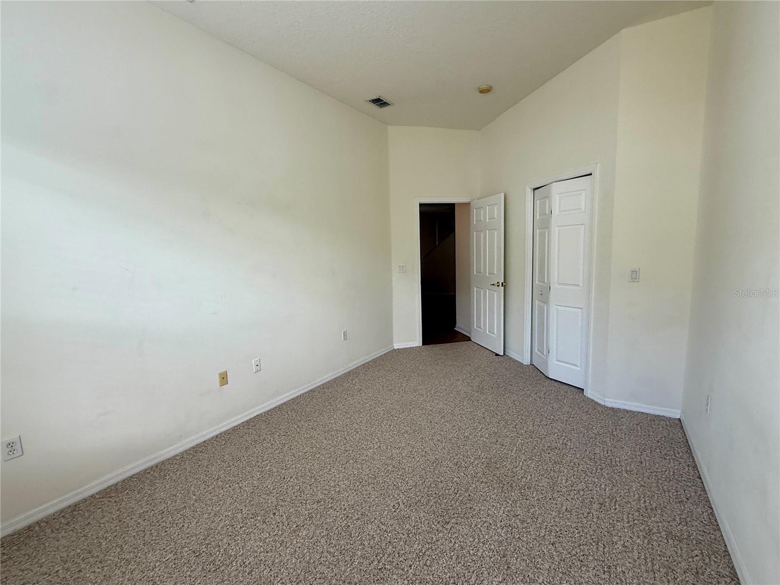 Listing photo id 2 for 7451 Wimpole Drive